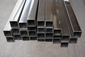 Труба профільна нержавіюча 100х100х4,0 мм AISI 304/04Х18Н9