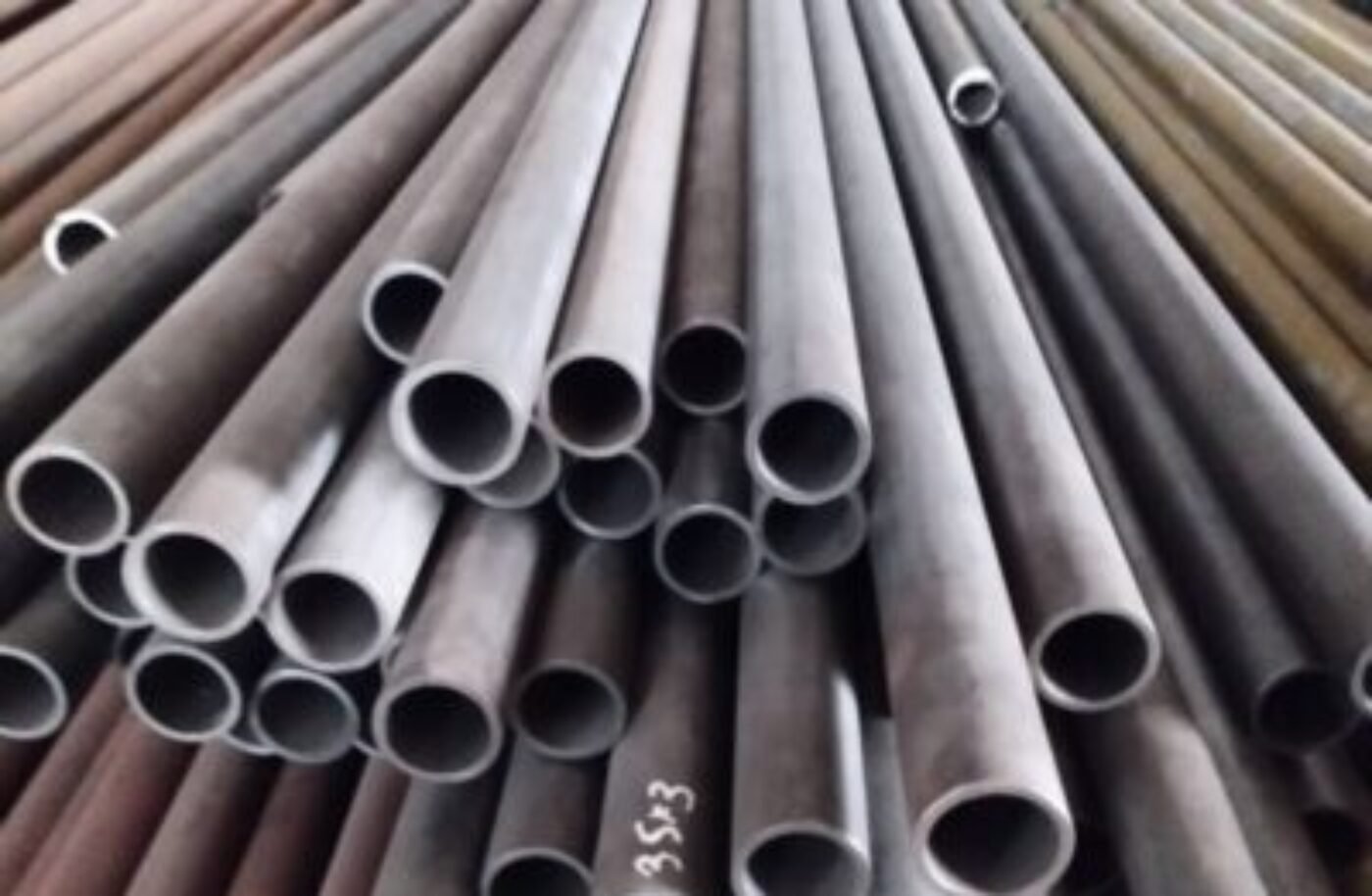 Тонкостінні та товстостінні сталеві труби: де і навіщо застосовуютьсяя